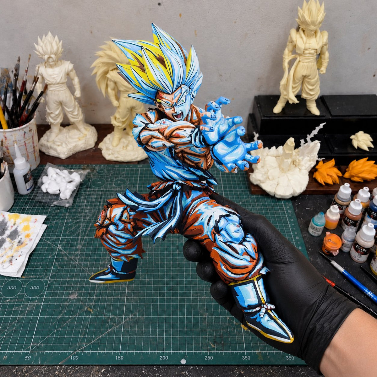 Dragon Ball Kamehameha Son Goku Super Saiyan Figure Repaint — hand or studio view