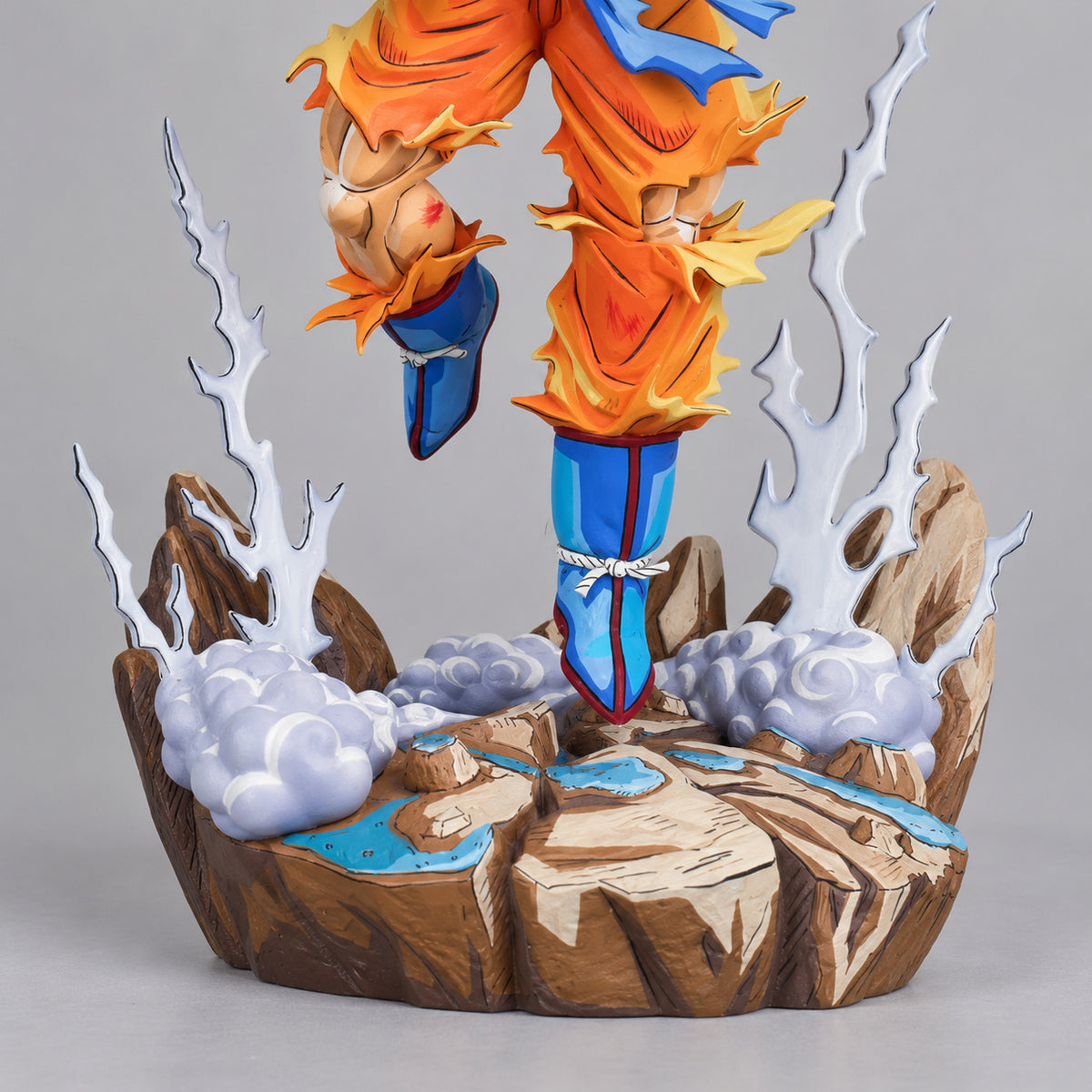 Comic Colour Dragon Ball Goku Super Saiyan Figure Repaint — lower detail