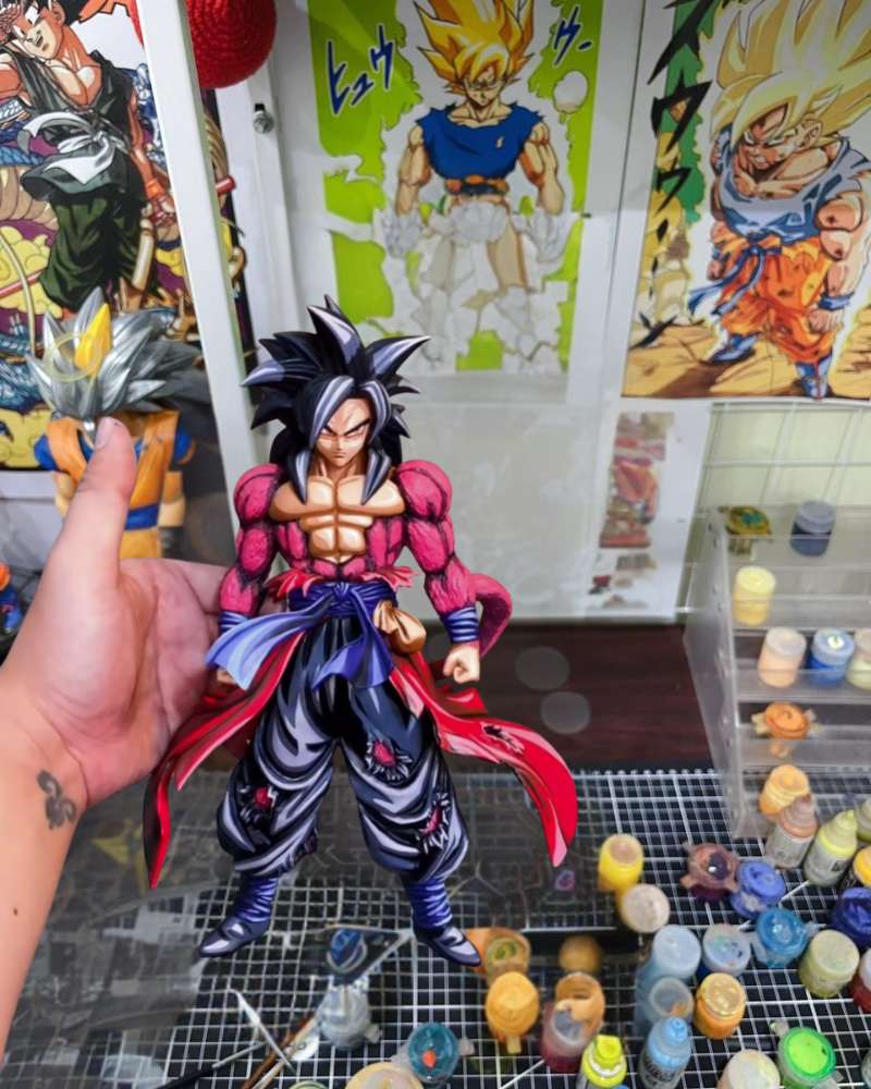 27CM Dragon Ball Son Goku SSJ4 Anime Figure Repaint