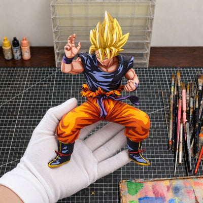 Manga Colour Super Saiyan Son Goku Figure Repaint — Figure in painting workshop