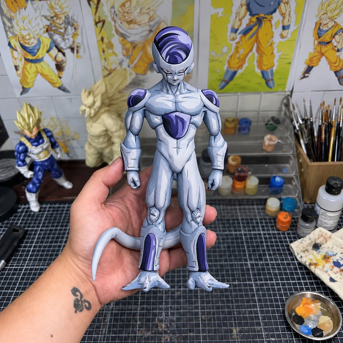 Manga Colour Dragon Ball Frieza Final Form Anime Figure Repaint — workshop view