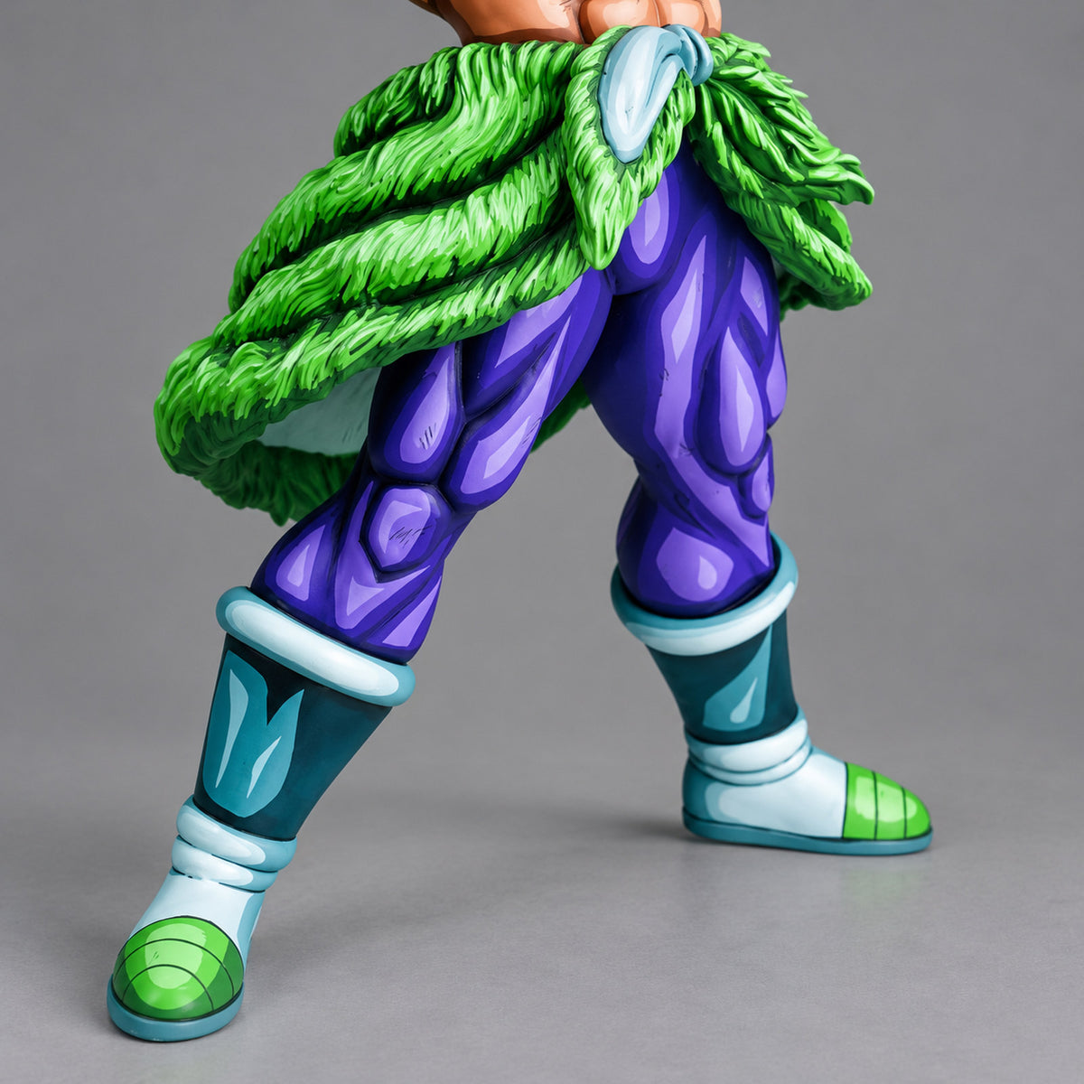 Full Power Super Saiyan Broly 2D painted collectible, lower body and footwear detail