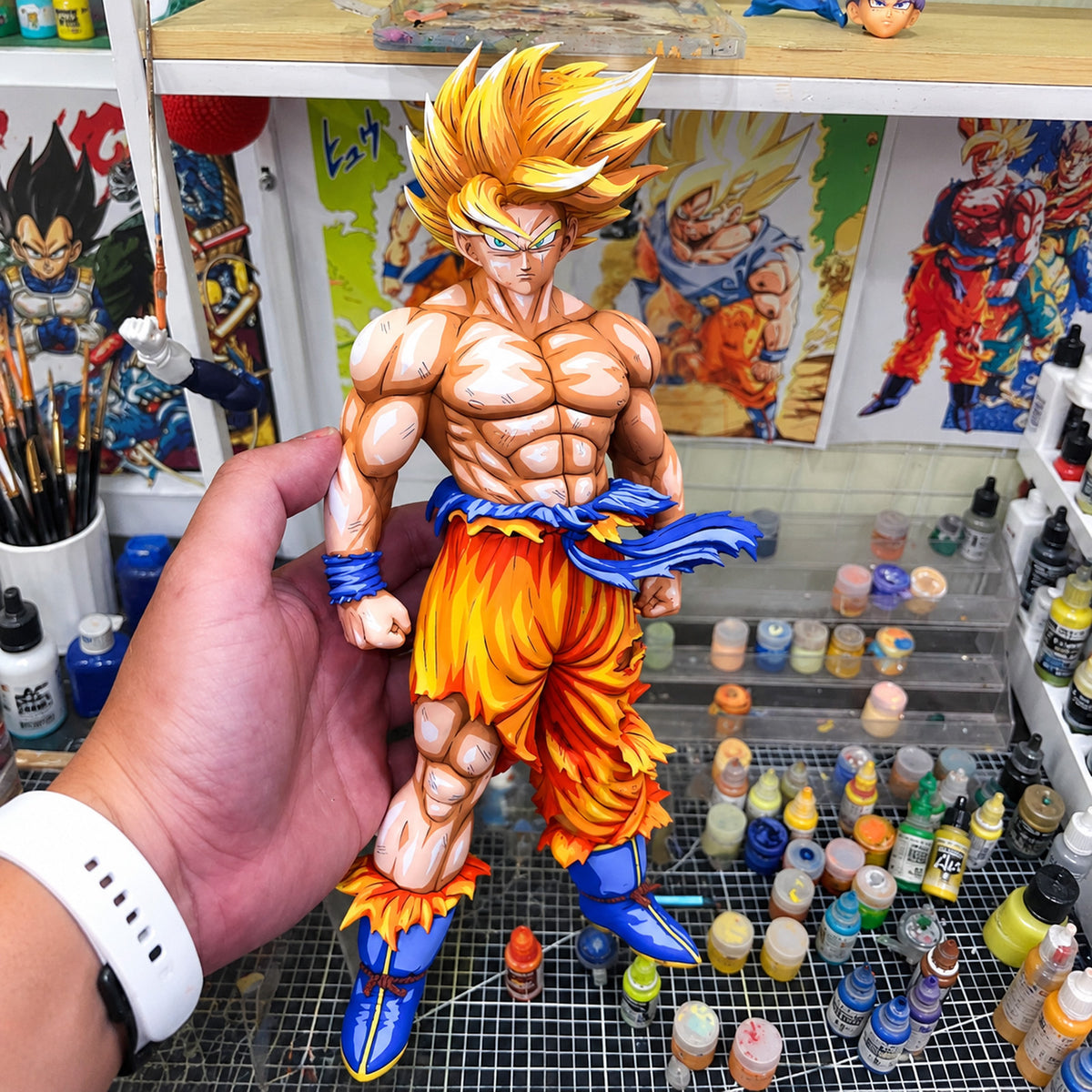 Dragon Ball Z Goku SSJ Namek Figure Repaint — hand or studio view